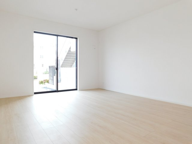 海部郡蟹江町錦１丁目の新築一戸建の居間・リビング|◇リビング◇　　南面で明るいリビング１６．０帖　インテリアが映えるワイドリビング♪