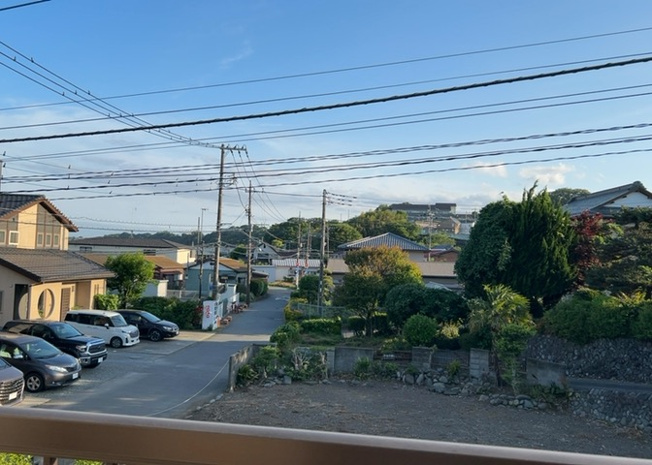 【展望】 | 眺望を気にして物件を探す場合、前面に建物が建っていないか現地で確認しましょう！前面に建物があると景色はもちろん、日当たりや風通しにも影響が出てきます。住んだ時のことを想像しながら現地見学をしましょう。