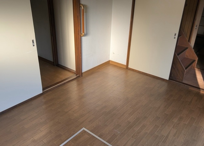 【ダイニング】 | ダイニングにはダイニングテーブルセットなどを置くことが多く、間取りにおいて「D」と略記されますが、食事を作るときの作業場として使用したり、朝食を食べたりするときだけに使われるケースも少なくありません。