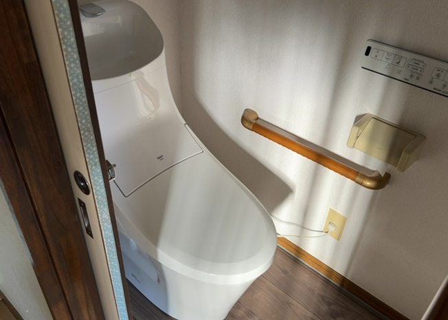 【トイレ】 | トイレは大きさや形、機能、抗菌性などが異なる多種多彩なタイプが各メーカーから出ています。それぞれに良さがあるため、事前にどういったタイプのトイレがいいのかをご家庭内で決めて、内見に行くといいでしょう。