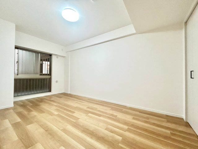 クレッセント下丸子Ⅳの洋室|各部屋に窓を設置！明るい日差しが降り注ぐ心地よい室内は、日々の暮らしに安らぎを与えてくれます。

現地ご見学希望・資料請求などお気軽にお問い合わせ下さい！
03-5990-5201