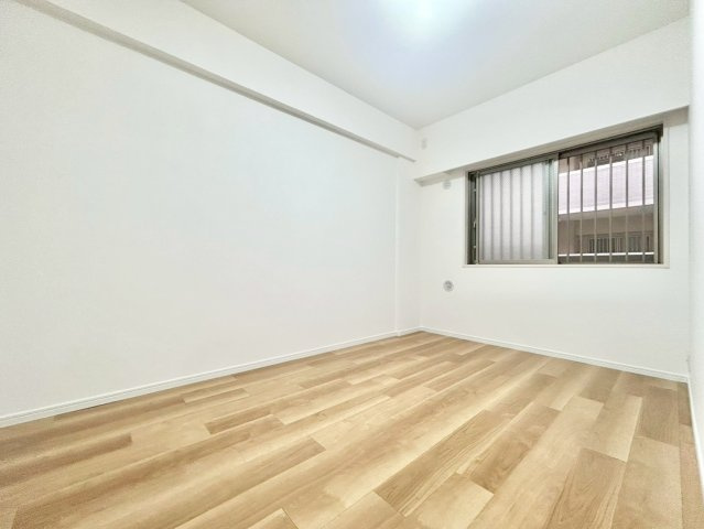 クレッセント下丸子Ⅳの洋室|木のぬくもりが感じられるナチュラルな雰囲気に仕上がった室内です。

現地ご見学希望・資料請求などお気軽にお問い合わせ下さい！
03-5990-5201