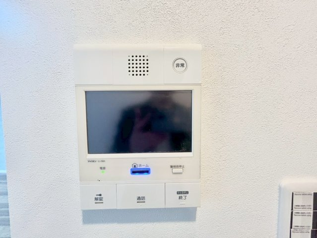 クレッセント下丸子Ⅳの防犯設備|来客時に便利な、モニター付きインターホン。

現地ご見学希望・資料請求などお気軽にお問い合わせ下さい！
03-5990-5201