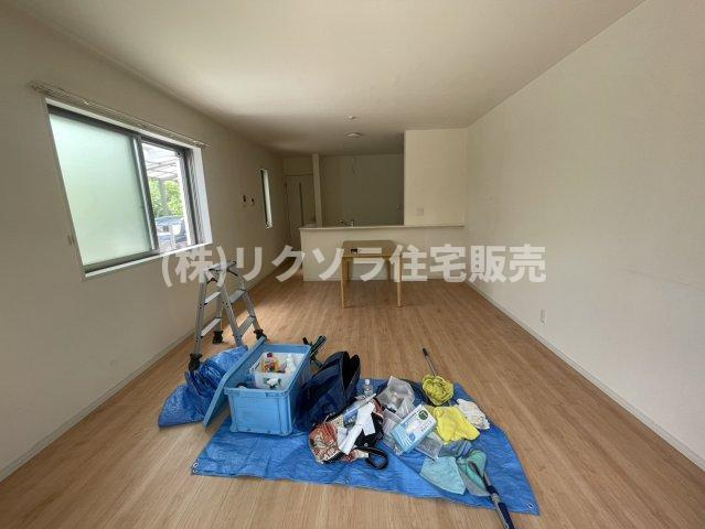 東香里新町　中古一戸建てのダイニング|LDK16.0帖
■物件内覧・資金計画相談・住宅ローン相談、リフォーム相談、お問合せ受付中■
※当日・翌日のご内覧、ご相談はお電話でのお問合せがスムーズです！