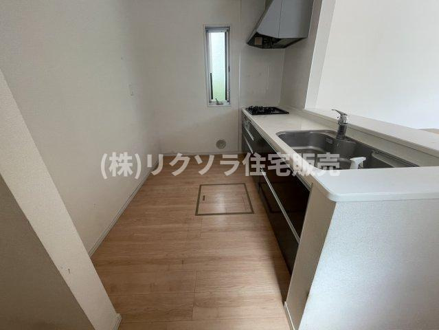 東香里新町　中古一戸建てのキッチン|LDK16.0帖
■物件内覧・資金計画相談・住宅ローン相談、リフォーム相談、お問合せ受付中■
※当日・翌日のご内覧、ご相談はお電話でのお問合せがスムーズです！