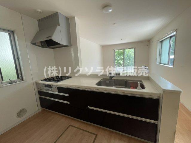 東香里新町　中古一戸建てのキッチン|■物件内覧・資金計画相談・住宅ローン相談、リフォーム相談、お問合せ受付中■
※当日・翌日のご内覧、ご相談はお電話でのお問合せがスムーズです！