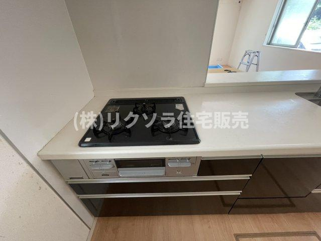 東香里新町　中古一戸建てのキッチン|■物ビルトイン3口コンロ
件内覧・資金計画相談・住宅ローン相談、リフォーム相談、お問合せ受付中■
※当日・翌日のご内覧、ご相談はお電話でのお問合せがスムーズです！