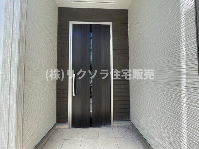 東香里新町　中古一戸建ての玄関|■物件内覧・資金計画相談・住宅ローン相談、リフォーム相談、お問合せ受付中■
※当日・翌日のご内覧、ご相談はお電話でのお問合せがスムーズです！