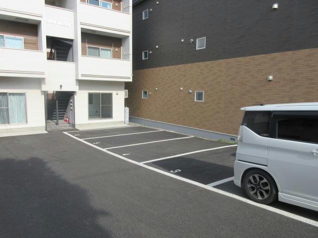Vermeer(フェルメール)の駐車場