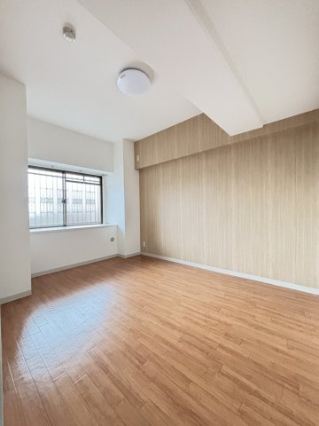 朝日プラザシティ南大和イーストウィングの寝室|寝室にぴったりな洋室5.7帖