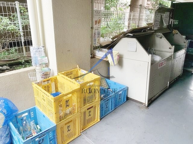 日神パレステージ大森第二|敷地内ごみ置き場です。