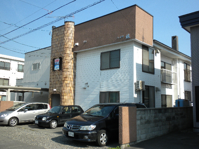 ハイツ林の外観