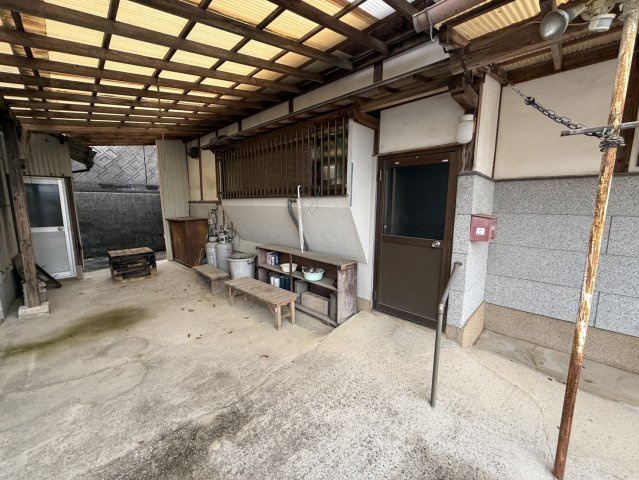 嘉麻市下臼井1166-1　坂口様邸の駐車場