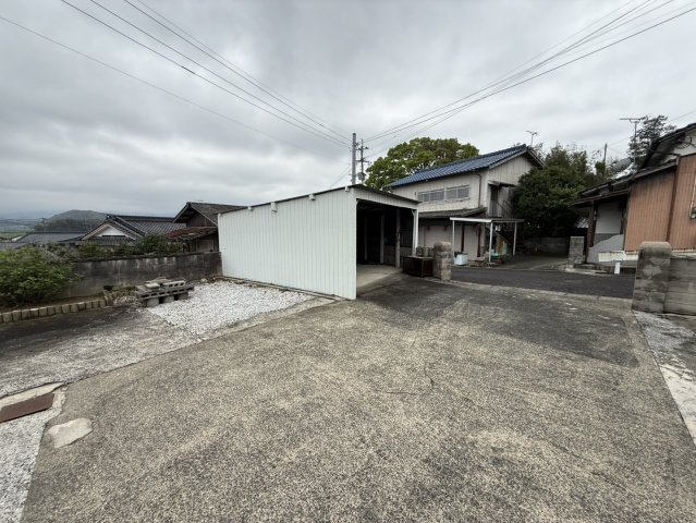 嘉麻市下臼井1166-1　坂口様邸の駐車場