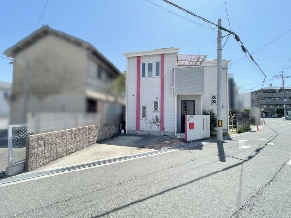 【前面道路含む現地写真】 | 周辺には、コンビニやスーパーなどの生活に便利な施設が揃っております♪