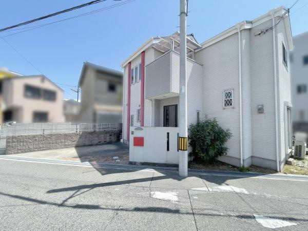 【その他】 | 当物件については、居住中の為見学日程を別途営業担当よりお電話で調整させて頂くことがございます。予めご了承くださいませ。