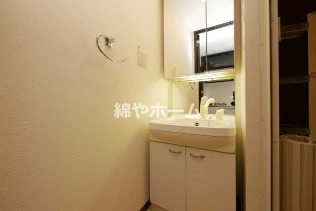 エスライズ難波の洗面所|コンパクトで使いやすい洗面所