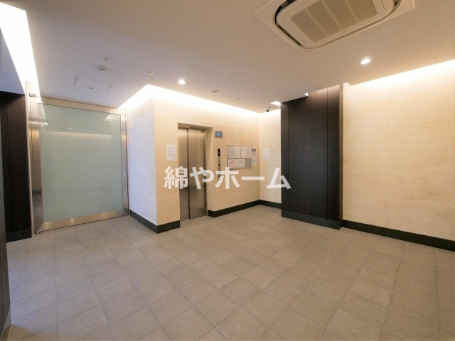 エスライズ難波のロビー|建物の内部です