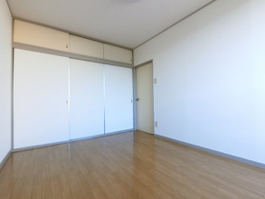 【寝室】