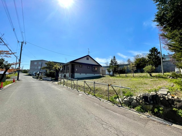 小樽市張碓町　土地の前面道路含む現地写真