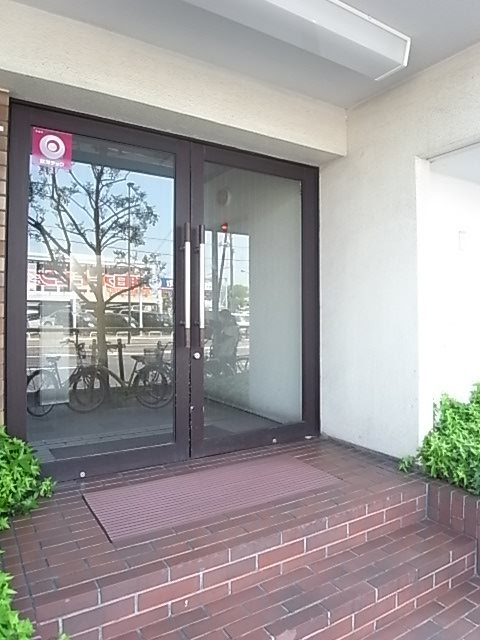 尼崎市杭瀬南新町４丁目の賃貸マンションのエントランス|毎日通るエントランスはこのようになっています