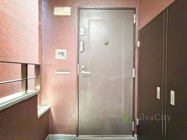 ライオンズプラザ新宿のその他共用部分|玄関ドア