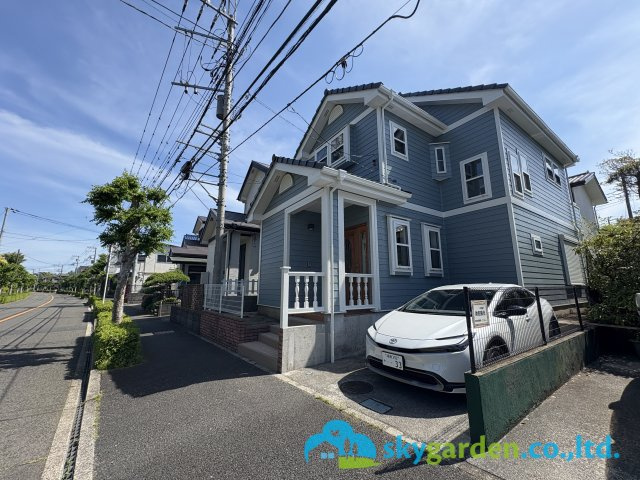 藤沢市遠藤　中古戸建　全１棟の前面道路含む現地写真|前面道路含む現地写真です