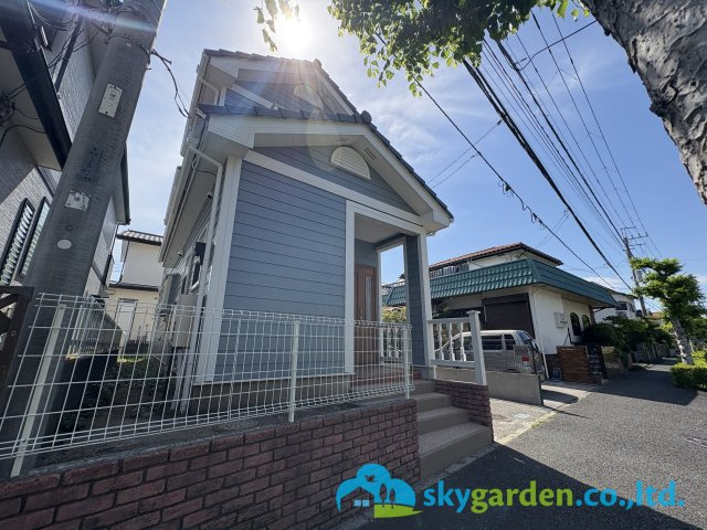 藤沢市遠藤　中古戸建　全１棟の前面道路含む現地写真|前面道路含む現地写真です