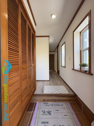 藤沢市遠藤　中古戸建　全１棟の玄関|落ち着いた玄関です