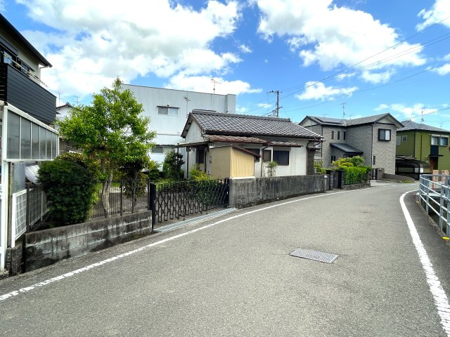 朝倉丙　土地の前面道路含む現地写真|前面道路。北側から撮影しました。