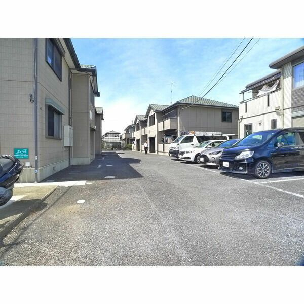 ピアステージＡの駐車場