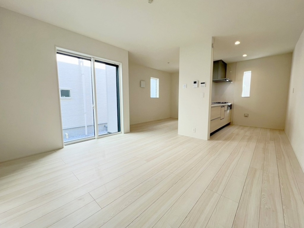三郷市高州2丁目　新築戸建　全1棟の居間・リビング|同施工会社の参考写真になります。