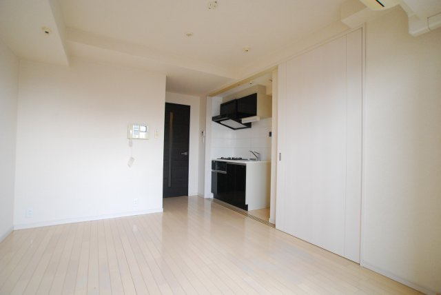 【居間・リビング】 | S-RESIDENCE難波VIALE（エスレジデンス難波ヴィアーレ）