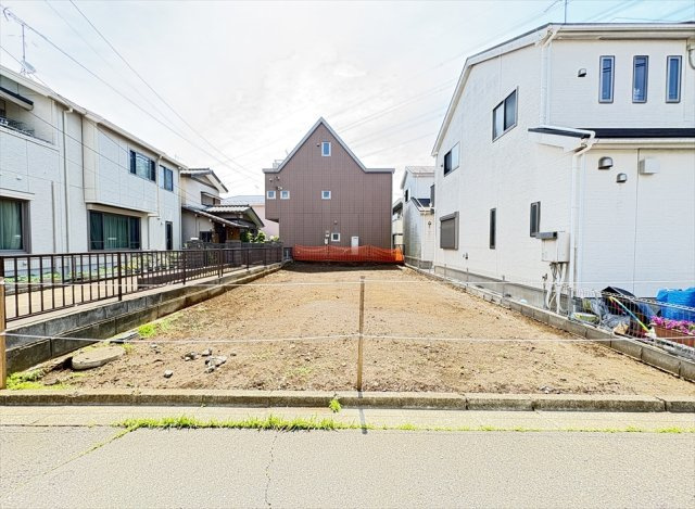 【外観】 | 富士見市東みずほ台2丁目　新築一戸建住宅　全1棟　(志木本店) | 販売現地／2026年5月2日撮影　
約32.74坪のゆとりある整形地。