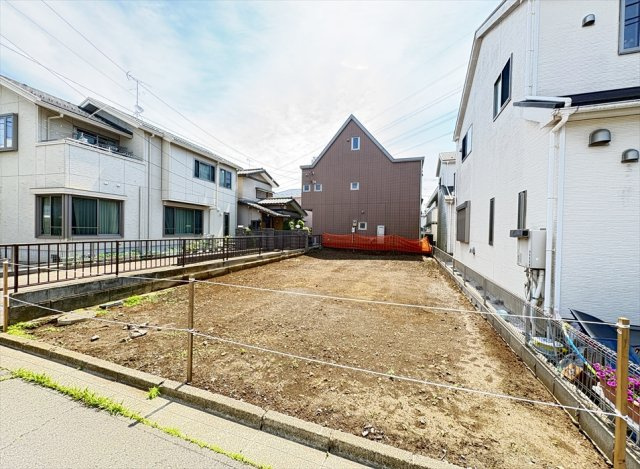 【外観】 | 富士見市東みずほ台2丁目　新築一戸建住宅　全1棟　(志木本店) | 販売現地／2026年5月2日撮影　
小学校まで徒歩6分でお子様の通学に便利。