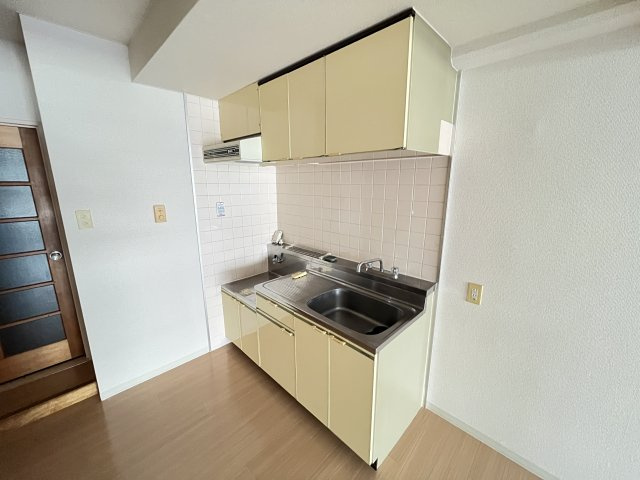 ホワイトパレスKOMIZOのキッチン