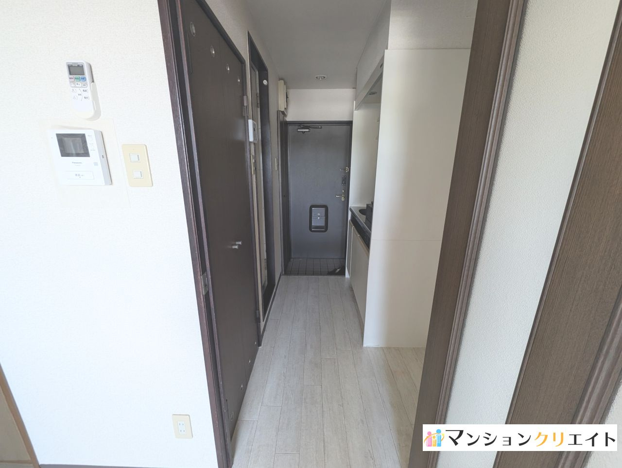 信開トピア足羽の玄関|室内から見た玄関方向