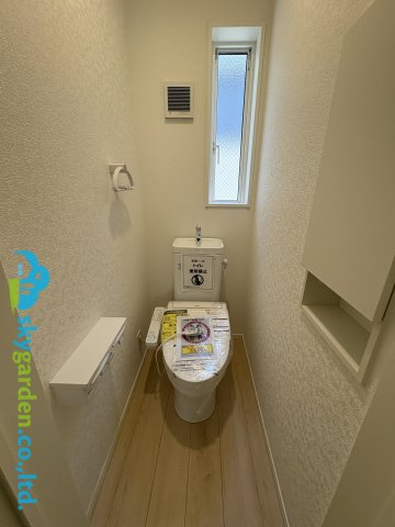 藤沢市城南第６（Ⅰ期）　新築戸建　全7棟３号棟のトイレ|2階のトイレ