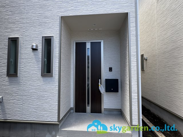 藤沢市城南第６（Ⅰ期）　新築戸建　全7棟３号棟の外観|玄関ポーチの様子