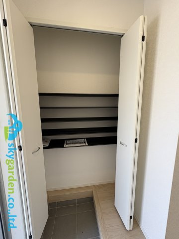 藤沢市城南第６（Ⅰ期）　新築戸建　全7棟３号棟の収納|シューズクロゼット