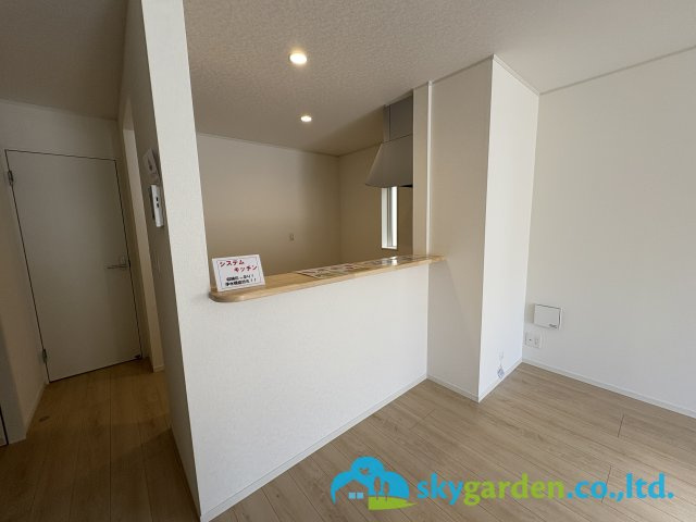藤沢市城南第６（Ⅰ期）　新築戸建　全7棟３号棟の内装|会話が弾む対面キッチン