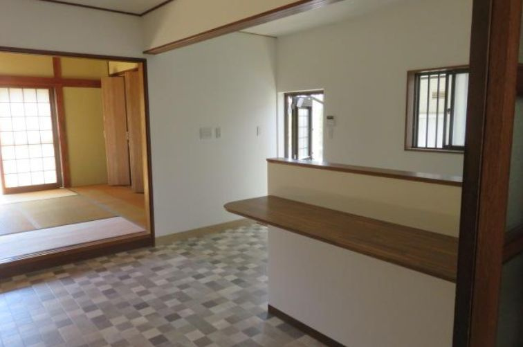 泉台5丁目貸戸建住宅の居間・リビング