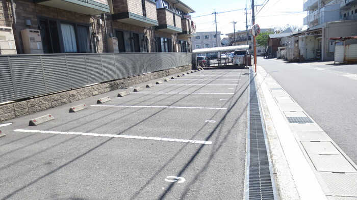 【駐車場】