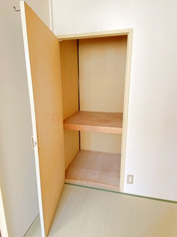 稲５ハイツの収納