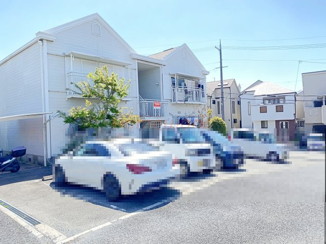 稲５ハイツの駐車場