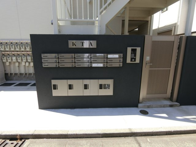 KTA（ケーティエー）のエントランス
