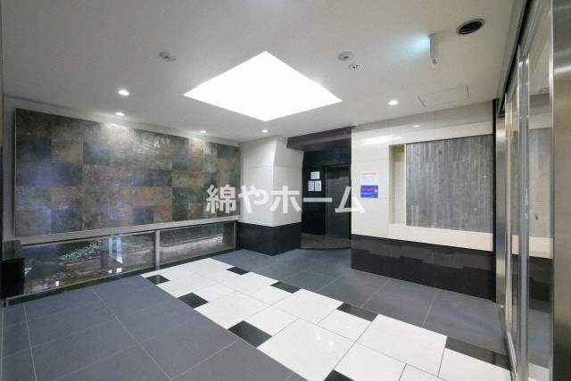 アスヴェル難波EASTのロビー|建物の内部です