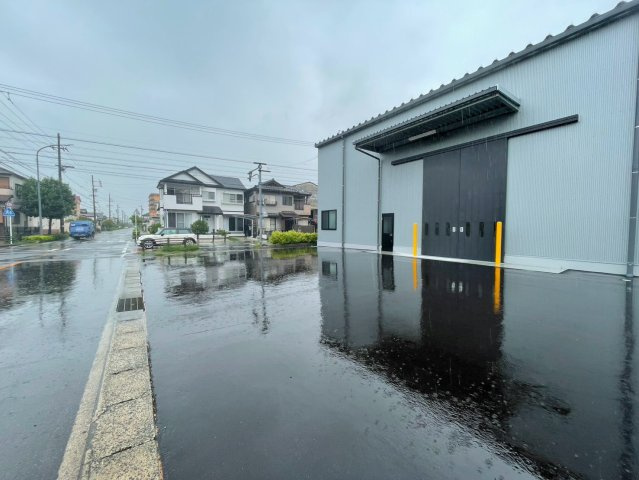 瑞穂町倉庫の駐車場