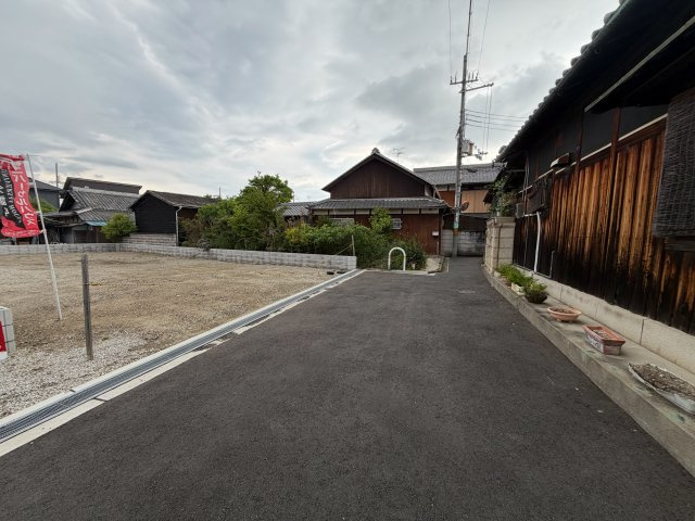 【前面道路含む現地写真】 | 岸和田市田治米町土地1号地 | 前面道路