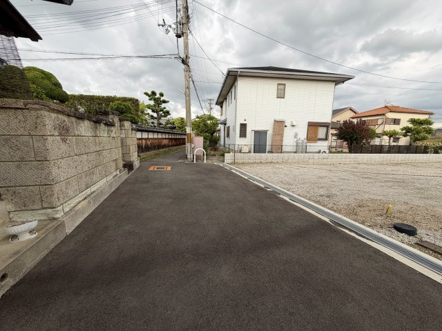 【前面道路含む現地写真】 | 岸和田市田治米町土地1号地 | 前面道路